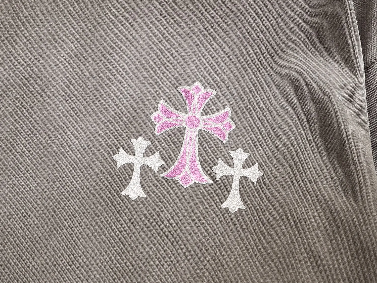🅿️220 Chrome hearts ch Chrome hearts cross pink hot diamond short-sleeved t-shirt. Advanced tie-dye technology. Large version. Loose and stylish. Low version, slim and long version with upper body and raised hips. 100% commitment: top quality, not fast food. The highest version on the market. Top quality, 320 grams. 26 custom-dyed double yarn cotton, same style for men and women, complete with three standards. Color: Six colors available, available to the public. Size: XS-L. Size chart:
